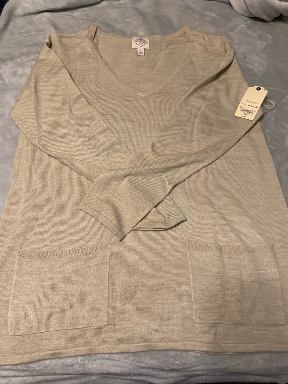 Light Beige V-Neck woman’s Sweater with Pockets large st.johns bay